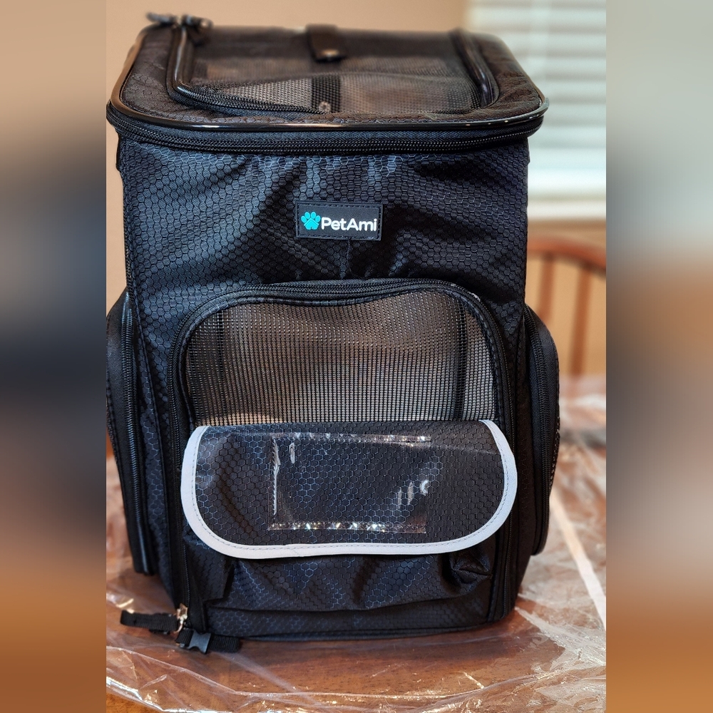 Pet backpack carrier